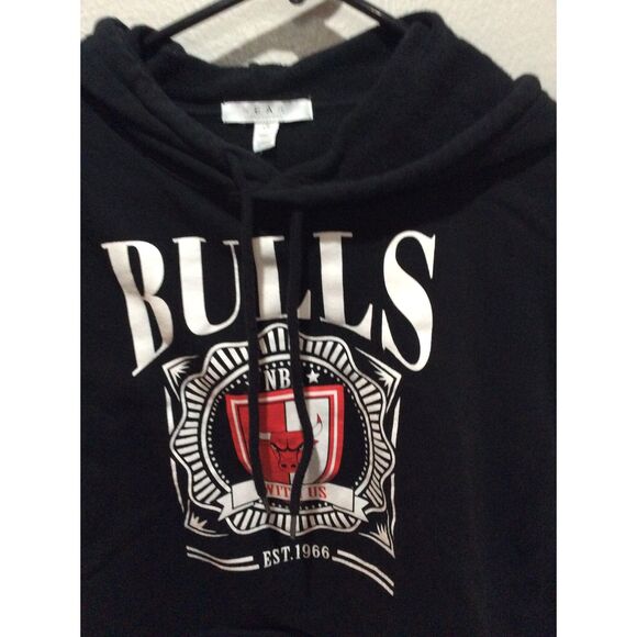 Erin Andrews Chicago Bulls black cropped hoodie Large L NBA - Picture 3 of 5